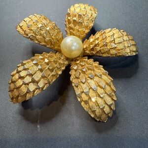 Vintage B.S.K. Gold Tone Floral Brooch with Faux Pearl